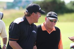 Klicken Sie hier, um das große Bild anzusehen: Butch Harmon, Phil Mickelson; Bildquelle: golf-treff.at