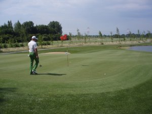 Klicken Sie hier, um das große Bild anzusehen: Golfclub Frühling; Bildquelle: www.golf-treff.at