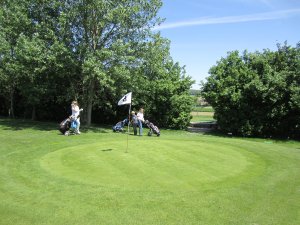 Klicken Sie hier, um das große Bild anzusehen: GC Laab im Walde; Bildquelle: www.golf-treff.at