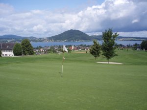 Klicken Sie hier, um das große Bild anzusehen: Attersee Golfclub Weyregg; Bildquelle: www.golf-treff.at