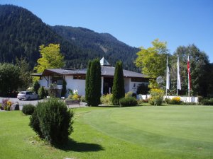 Klicken Sie hier, um das große Bild anzusehen: Golfclub Sckwarzsee Kitzbühel; Bildquelle: www.golf-treff.at