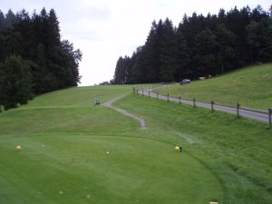 Klicken Sie hier, um das große Bild anzusehen: Kaiserwinkl Golf Kössen; Bildquelle: www.golf-treff.at