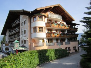 Klicken Sie hier, um das große Bild anzusehen: Hotel Tannenhof in St.Johann/Alpendorf; Bildquelle: www.golf-treff.at