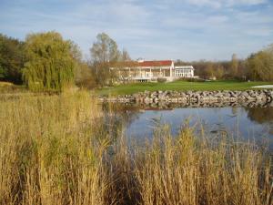 Klicken Sie hier, um das große Bild anzusehen: Colony Club Himberg - Westkurs; Bildquelle: golf-treff.at