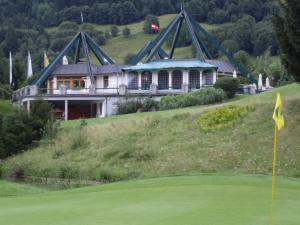 Klicken Sie hier, um das große Bild anzusehen: Dachstein Tauern Golf & Country Club; Bildquelle: golf-treff.at