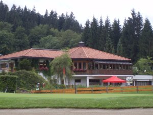 Klicken Sie hier, um das große Bild anzusehen: Kaiserwinkl Golf Kössen; Bildquelle: www.golf-treff.at