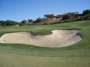 Klicken Sie hier, um das große Bild anzusehen: Amendoeira Golf Faldo Course; Bildquelle: www.golf-treff.at