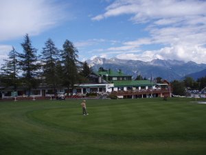 Klicken Sie hier, um das große Bild anzusehen: Golfclub Crans-sur-Sierre; Bildquelle: www.golf-treff.at